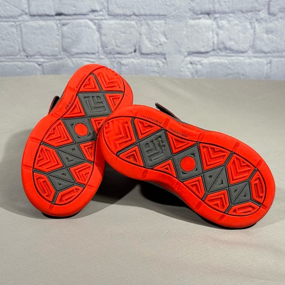 Nike Toddler Labron Soldier 7 size 6 black and red - Picture 5 of 6